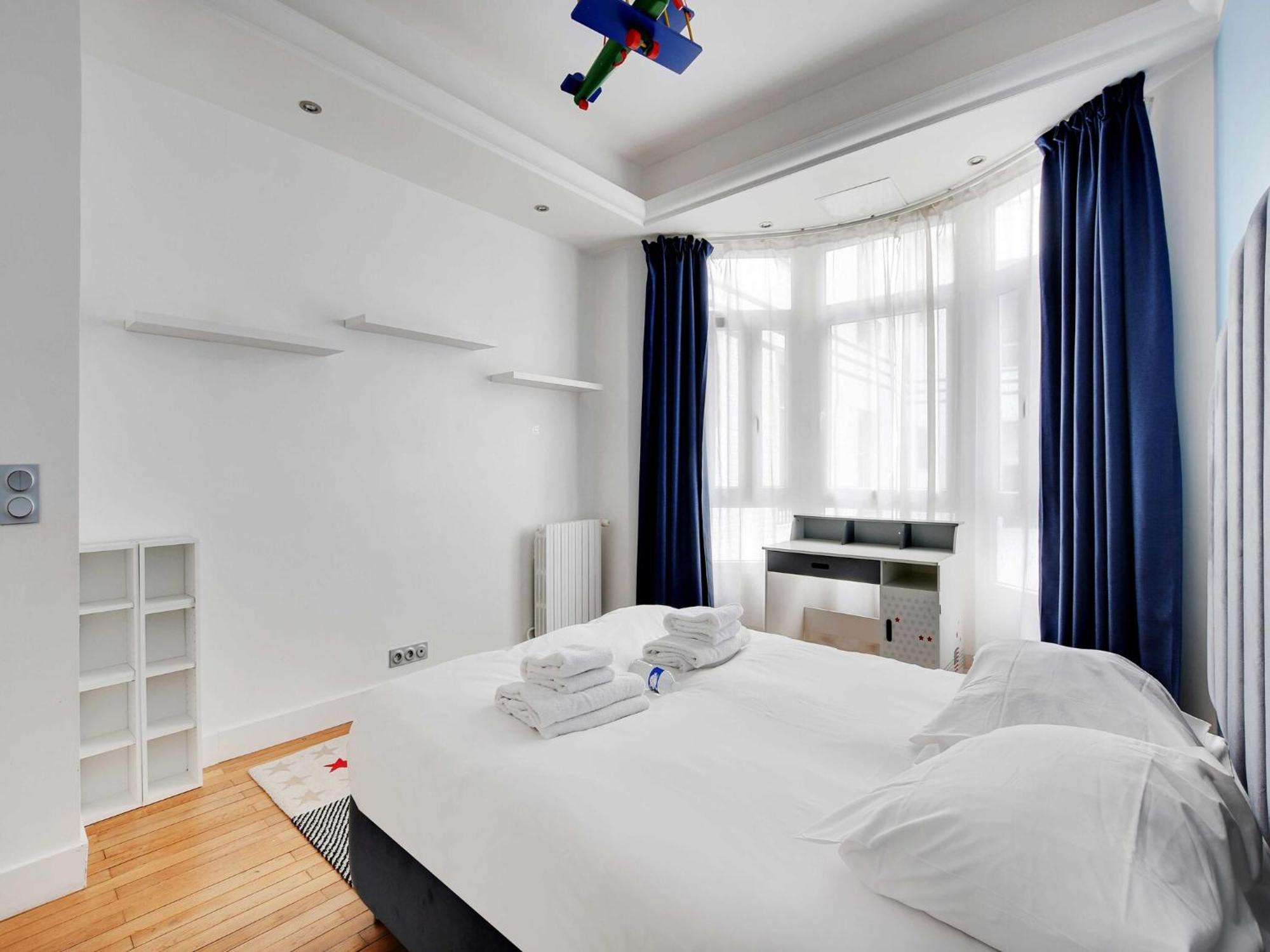 Sophisticated Appt 4 Bdr 8p - 17e Porte D'asnieres Appartement