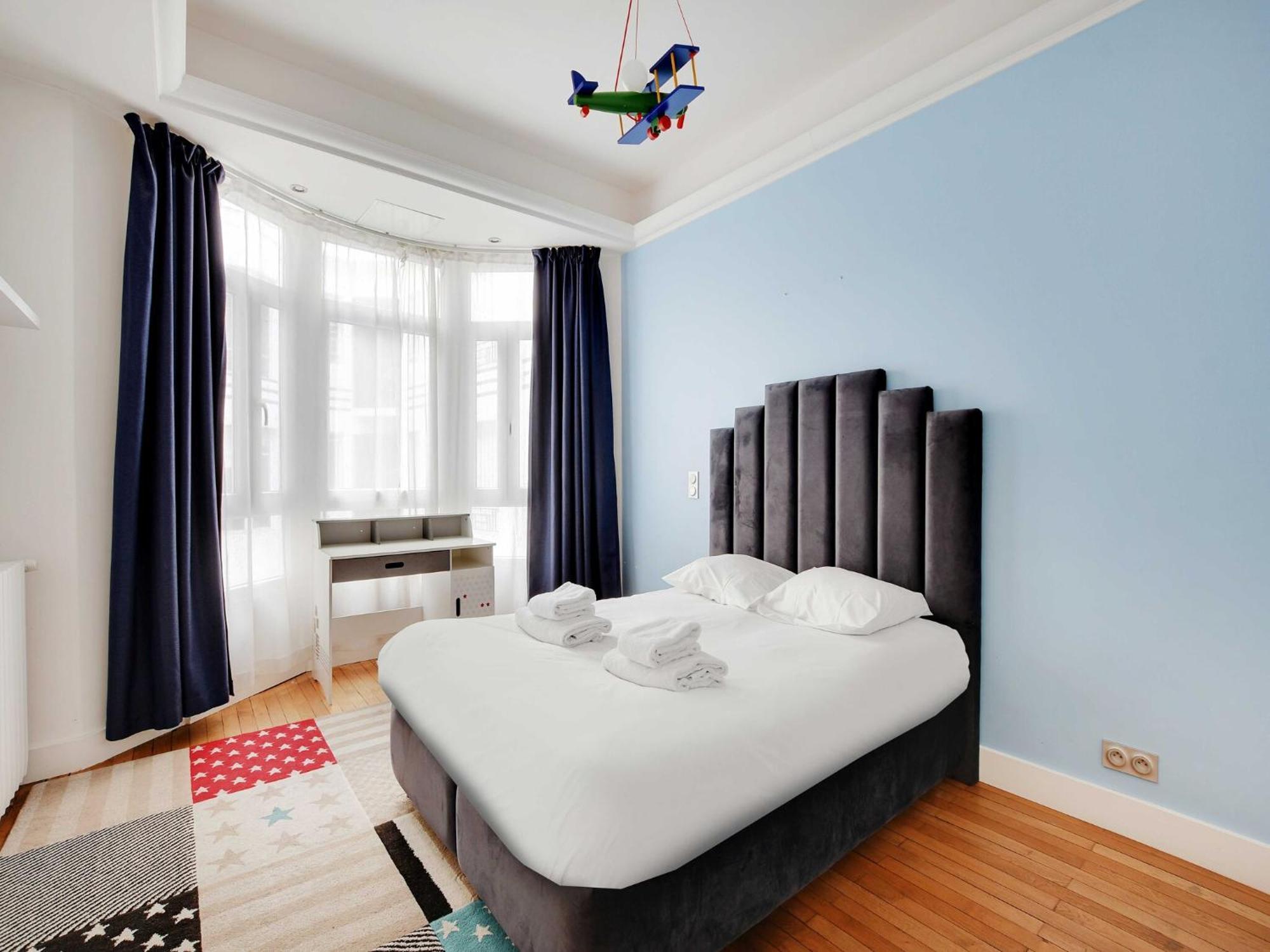 Sophisticated Appt 4 Bdr 8p - 17e Porte D'asnieres Appartement