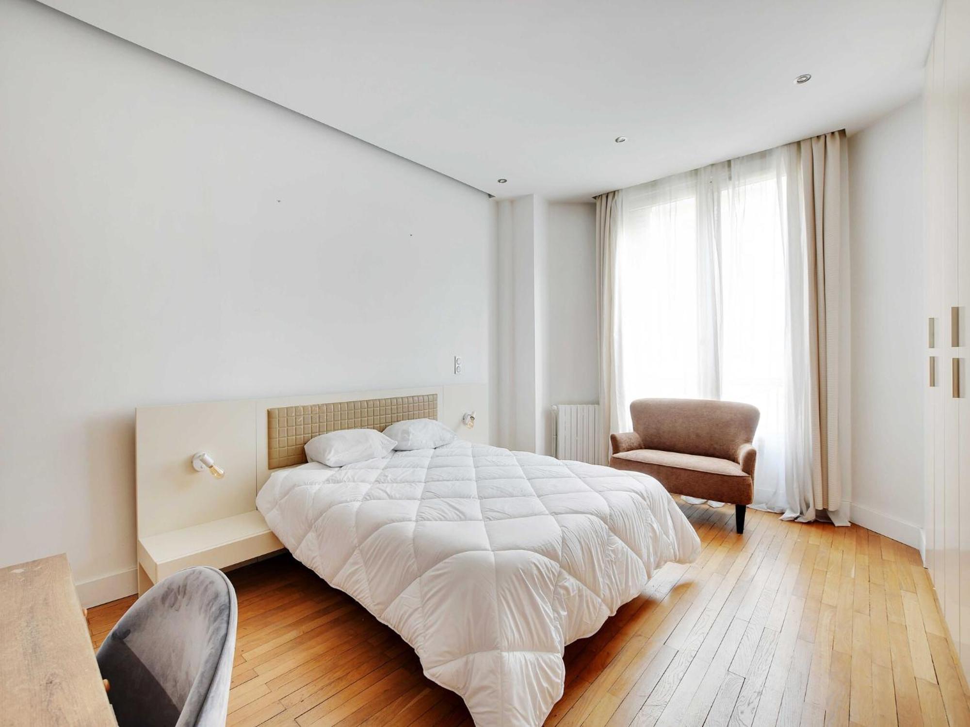 Sophisticated Appt 4 Bdr 8p - 17e Porte D'asnieres Parijs
